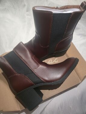 Zodiac Women's Heeled Chelsea Boots in Dark Brown and Black